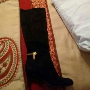 Nordstrom's boots come up to the knees never worn